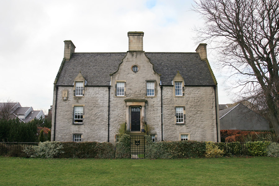 Pilrig House Castle in Edinburgh, Midlothian Stravaiging around